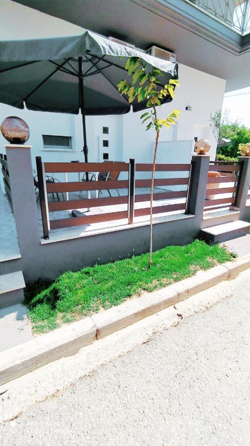 Filippou Luxury Apartments فلوغيتا المظهر الخارجي الصورة