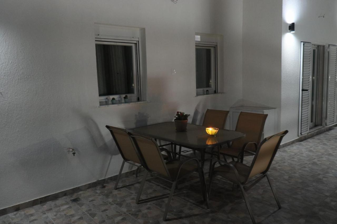 Filippou Luxury Apartments فلوغيتا المظهر الخارجي الصورة