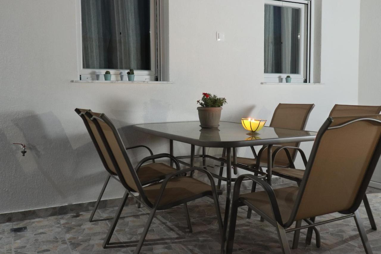 Filippou Luxury Apartments فلوغيتا المظهر الخارجي الصورة