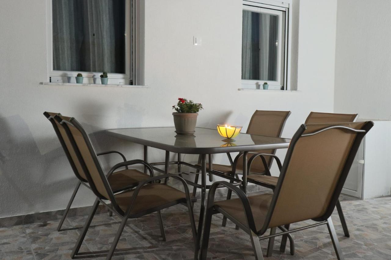 Filippou Luxury Apartments فلوغيتا المظهر الخارجي الصورة