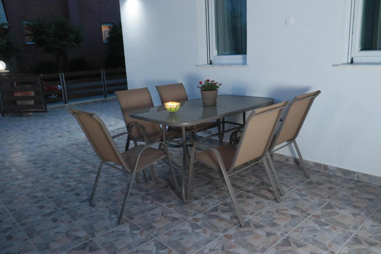 Filippou Luxury Apartments فلوغيتا المظهر الخارجي الصورة